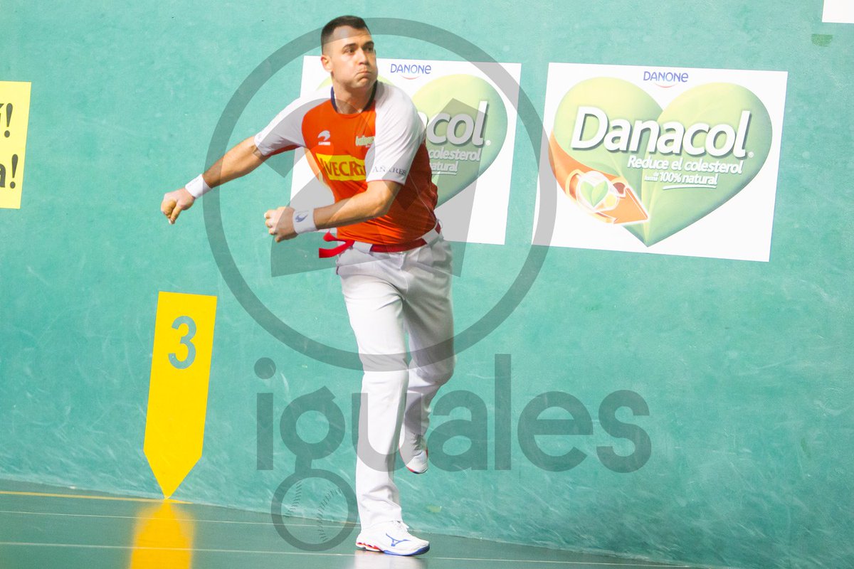21iguales's tweet photo. 🏆⚾ #Manomanista
OCTAVOS

🟥 Jaka 22
🟦 Irribarria 15

➡️ @erikjaka completa la liguilla de cuartos

⏭️https://t.co/8sdXPgvScO

#PelotaVasca https://t.co/CwAJZTa7as