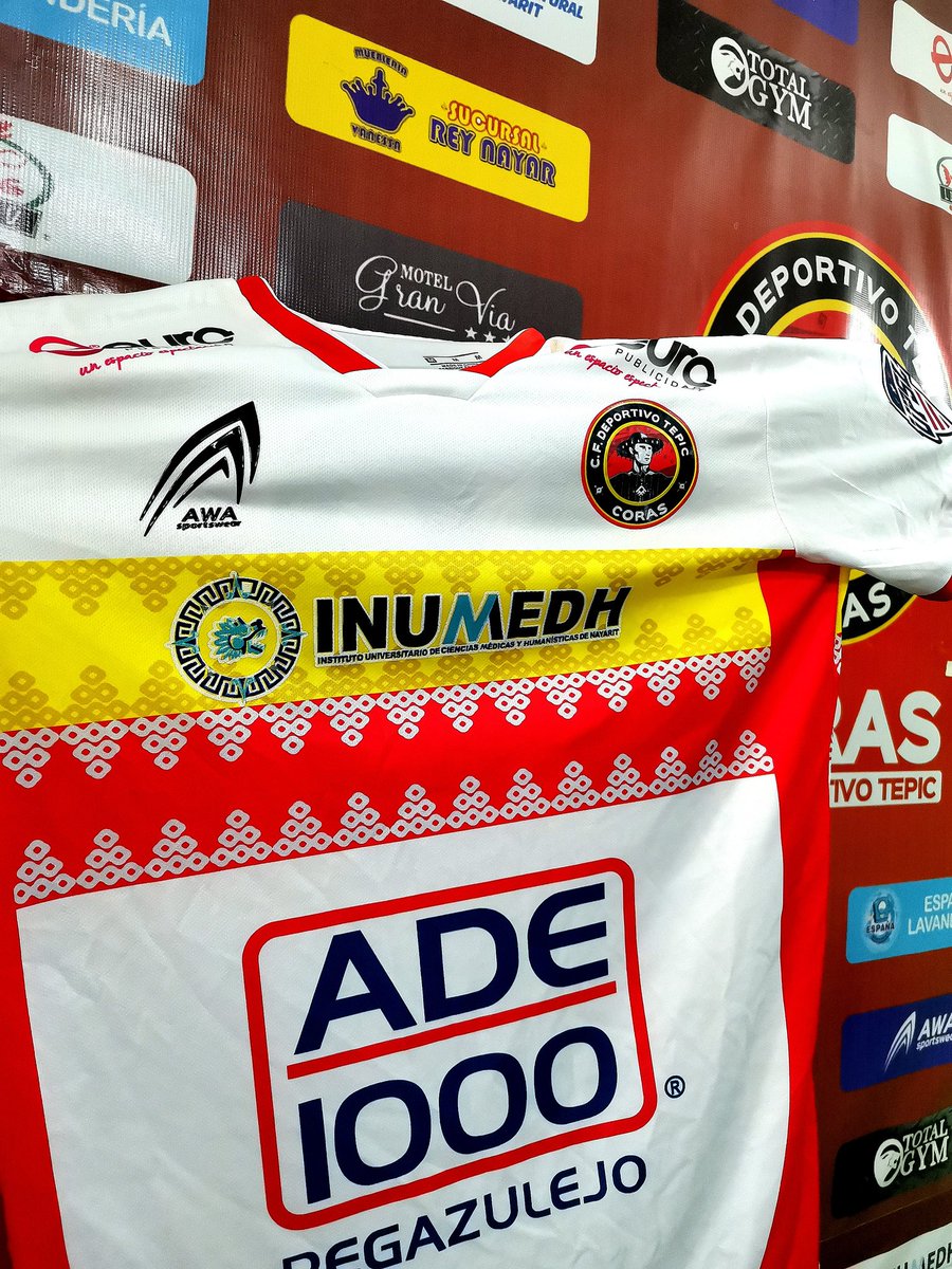 DeportivoTepic1's tweet photo. ¡NO TE QUEDES SIN ESTA BELLEZA, TRIBU! 🟡🔴

¡La Jersey oficial Del Deportivo Tepic! ❤️🏟️

📌Adquiere la Jersey oficial en Avenida Victoria #477 Colonia H casas entre construcción y trabajo. 

#SiempreCoras
#Siempregallardosyaltivos
#Unnuevocomienzo 
#UPSLMX https://t.co/ZYkhyyMqUw