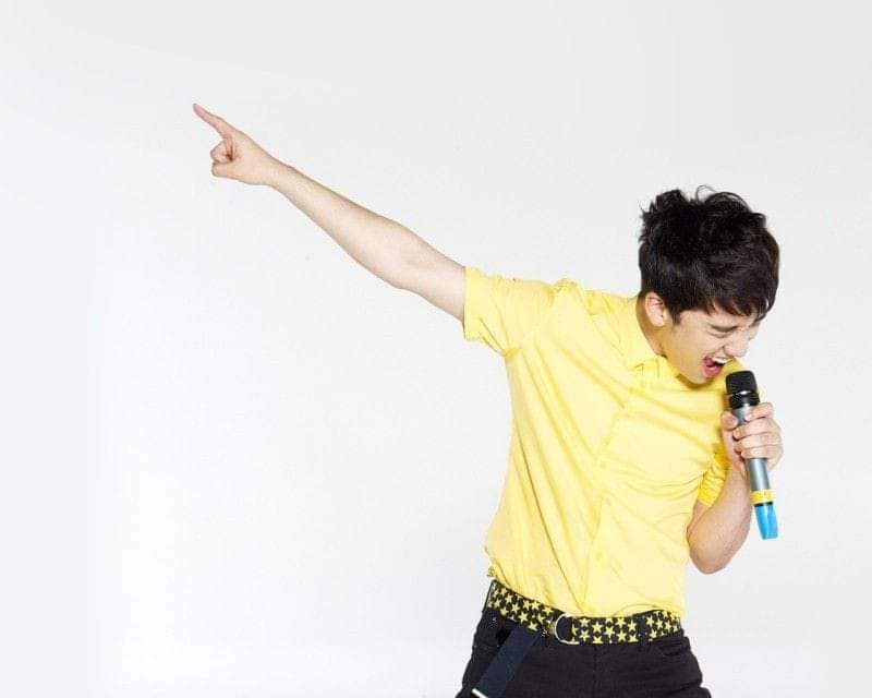 EmpressPhyo's tweet photo. He is always lovely  💛🐼👑💙
Seungri talented
Seungri cute
Seungri lovely
Seungri funny
Seungri panda
Seungri bebeautiful

@ForvictoRi 
#BIGBANG #bigbangSeungri 
#SEUNGRI #Victory #VI https://t.co/4g5K1FeUf7
