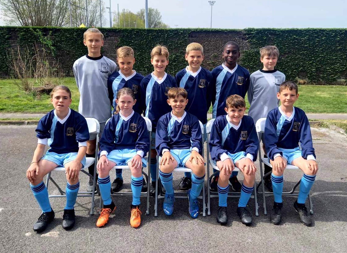 kentschools_fa's tweet image. Congratulations to the @kentschools_fa U11 players and management team on their success in the International Tournament in Loon Plage, France 🇫🇷 today.