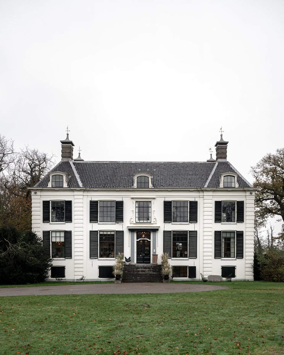 This Spring, no photo shoots of beautiful maisons, chateau hotels etc in France because we are in the middle of renovating our new home and we are moving in a few weeks. So traveling abroad has to wait for after the moving.

But in May, I will imagine myself a little bit in Franc