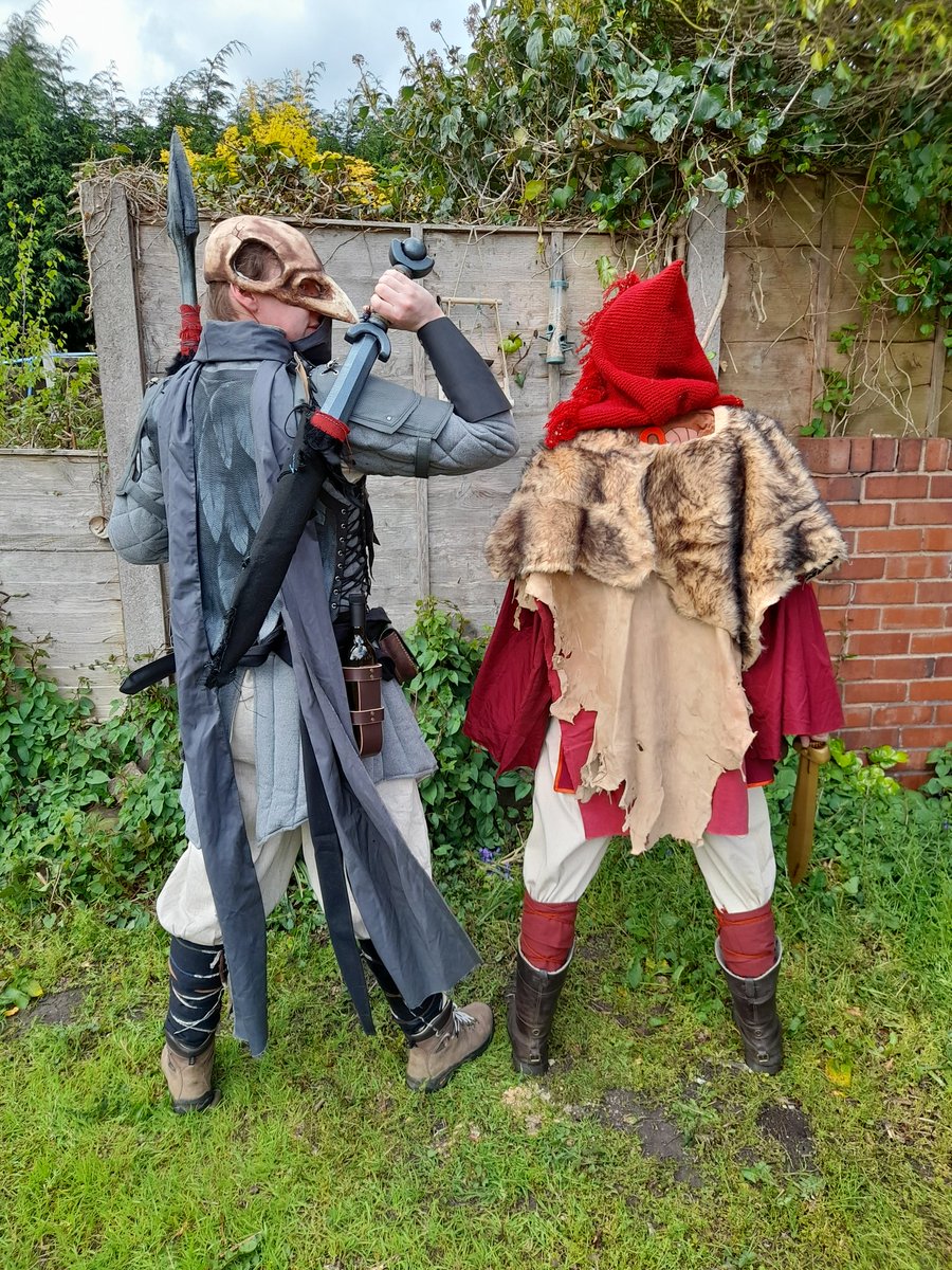 napdragon_'s tweet photo. Finally got my partner here to try on their kit for larp so KIT PIC WITH @Capoeira_Cthulu YASSSS
#EmpireLRP #LARP #LarpKit https://t.co/EZtdN46pO8