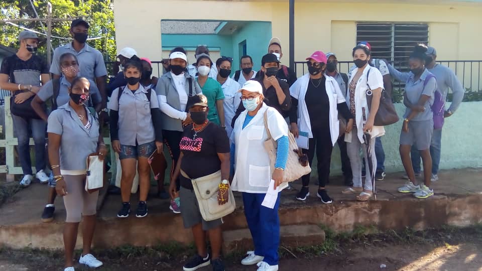 DelvisDra's tweet photo. Trabajo comunitario tarea de primer orden de la #salud. Acompañado de la participación  de todos los sectores.
 #VamosConTodos 
#Cardenasenvictoria
@JudithGSerra @DrPorfirioMont
@WongCorrales  @YenicetChavez
@YuniseyG https://t.co/06kdBku6au