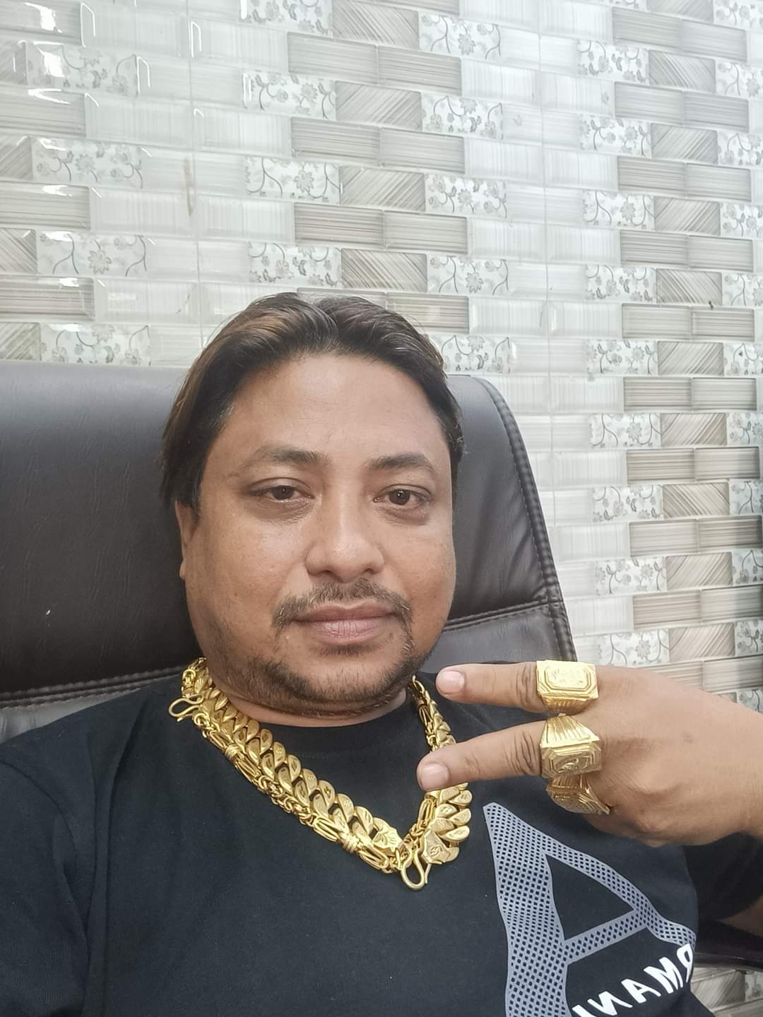 Gold chain hotsell 50 tola
