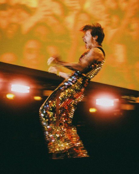 flickerfallss's tweet photo. harryyyyyy🧎‍♀️ https://t.co/J2dZz2PJrk