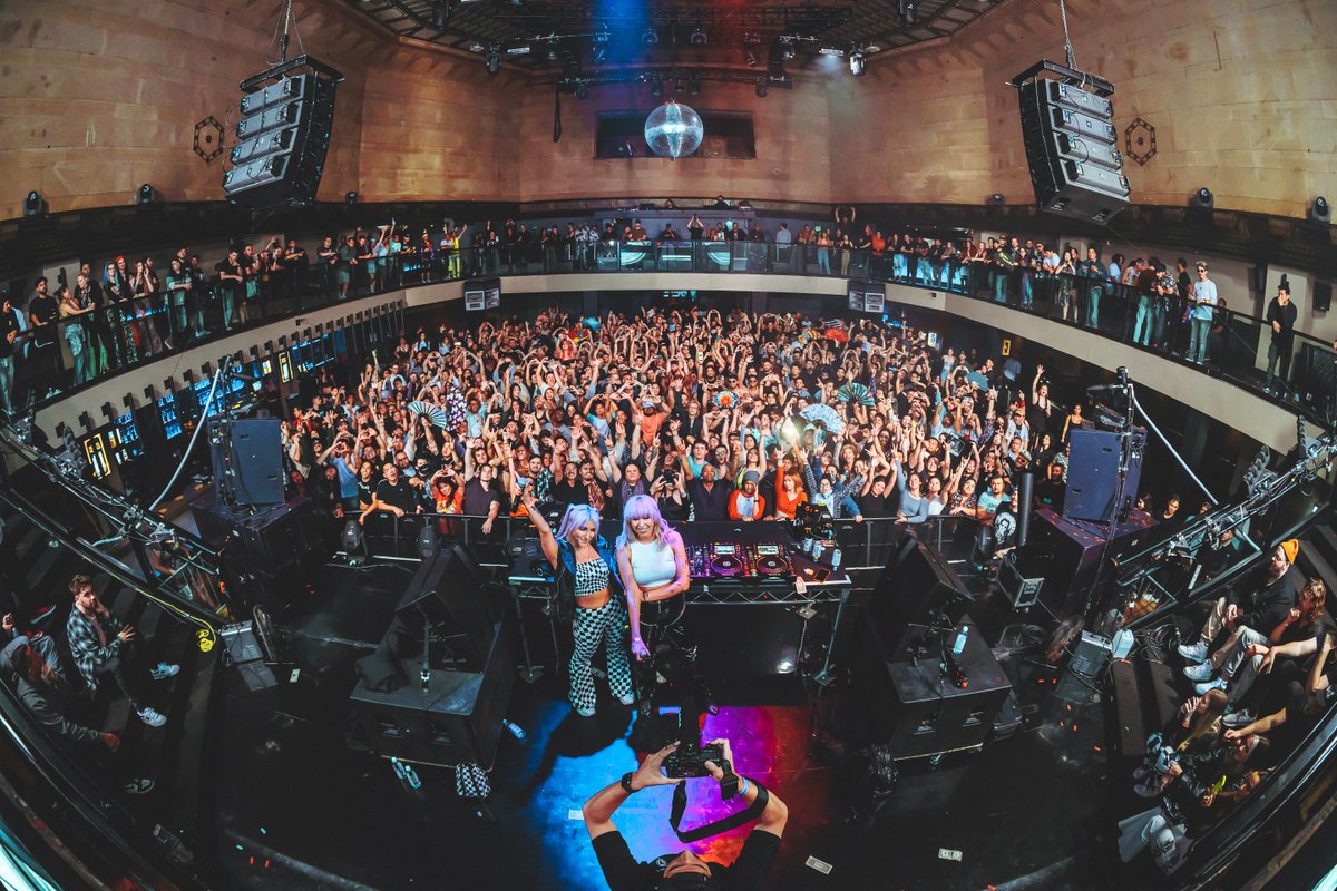nostalgixmusic's tweet photo. THANK YOU LOS ANGELES ! This was my first LA headline show with @wenzdaymusic and you guys brought the energy 🦋✨ 

Thank you for such a special night ♡ ♡ ♡ https://t.co/jxUJciejyJ