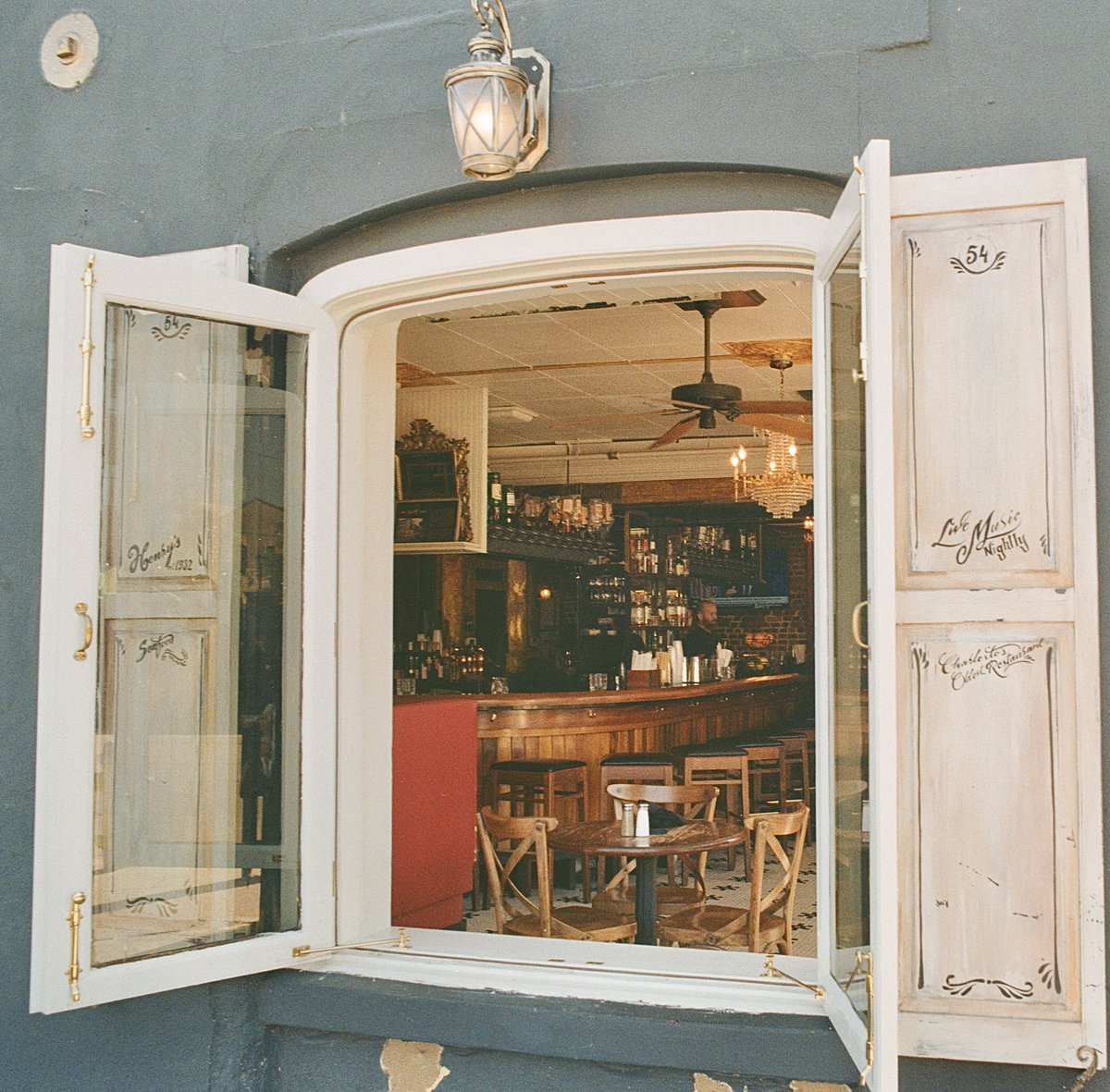 Cody_Manning's tweet photo. Old town #35mm #kodakgold200 #pentax #pentaxk1000 https://t.co/odEJ5LlTdF