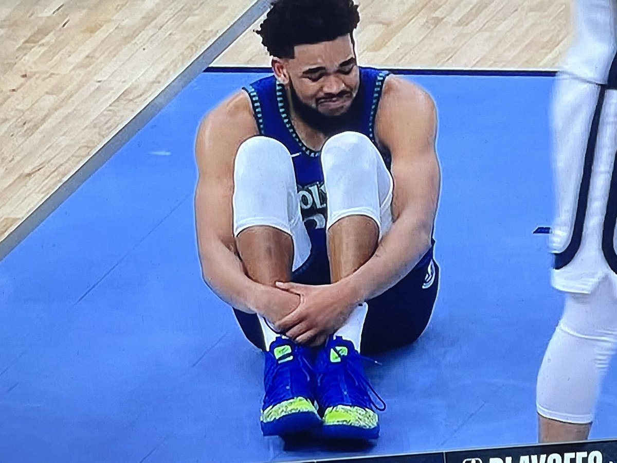 spilt nacho cheese all over myself in front of the baddies