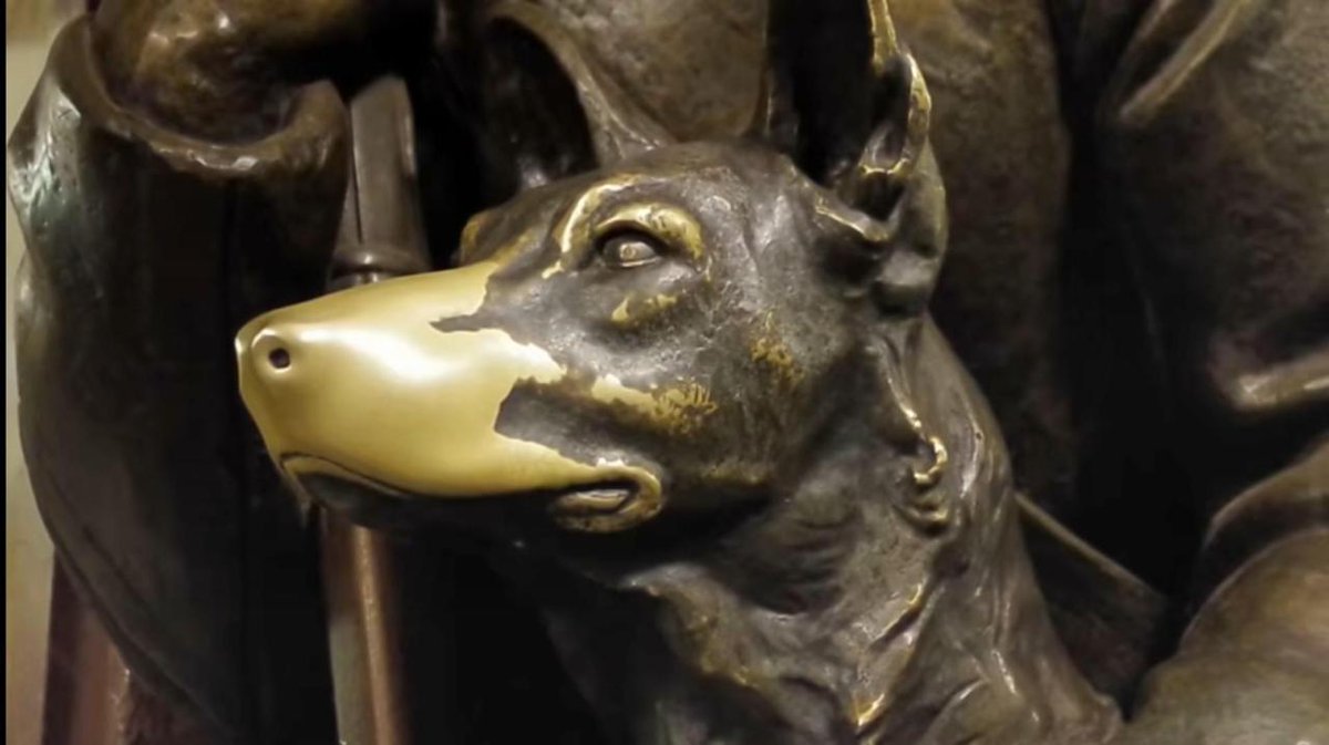 argyre's tweet photo. "don’t talk to me i’m thinking about dog statues turned golden by all the hands that pet them" ❤️
https://t.co/JCGUoqBHZX https://t.co/XbvBKXK2bV