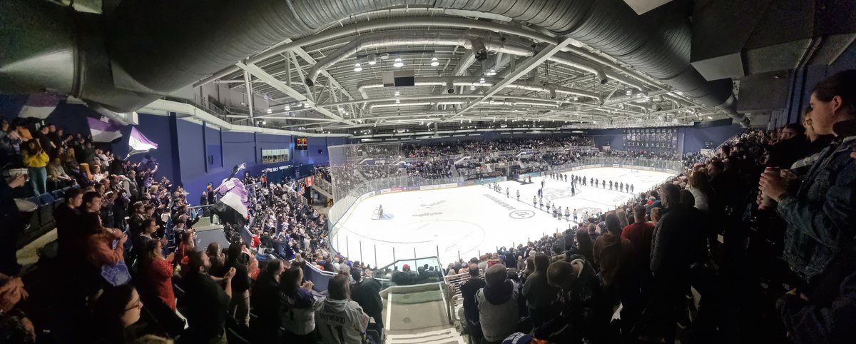 Forgot to share this from our seats in Section M on Saturday night, took this during our national anthem, <a href="/ClanIHC/">Glasgow Clan 🏒🏴󠁧󠁢󠁳󠁣󠁴󠁿</a> and absolute legends of Section N Purple Army. Great game too. #ClanIHC #PurpleArmy #EIHL