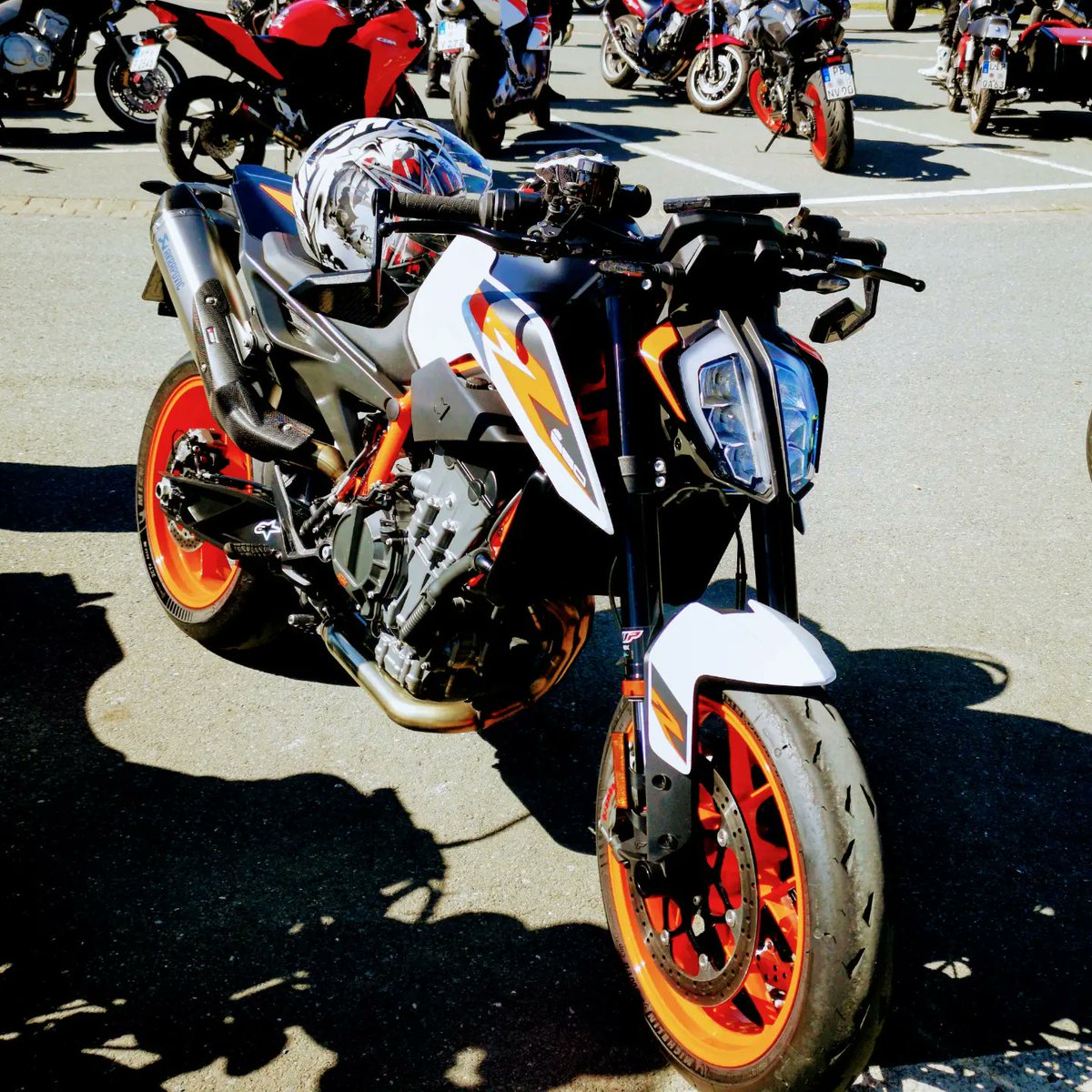 DavktmDavide's tweet photo. Il sorriso sul faro anteriore dopo averle suonate per bene alla Ducati, brava piccola K! https://t.co/qVueWZdNHd