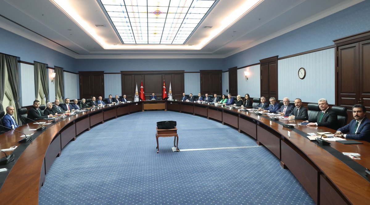 Merkez Yürütme Kurulu toplantımızı, Genel Başkanımız ve Cumhurbaşkanımız Sn. <a href="/RTErdogan/">Recep Tayyip Erdoğan</a> başkanlığında gerçekleştirdik. Toplantımızın hayırlara vesile olmasını temenni ediyorum.