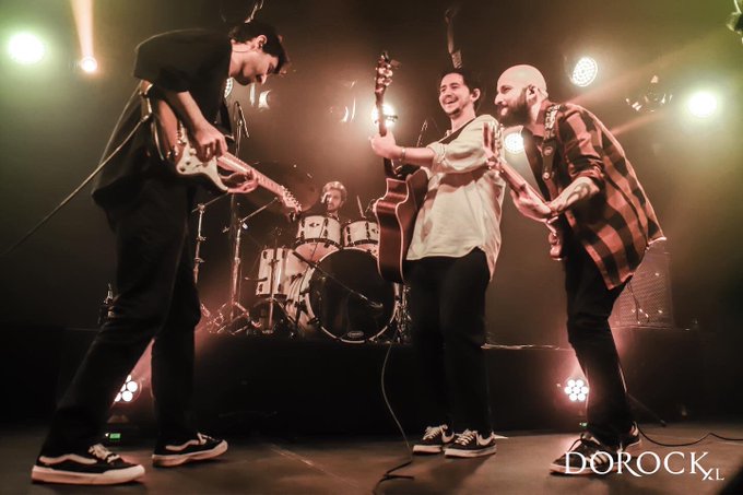 View image on Twitter