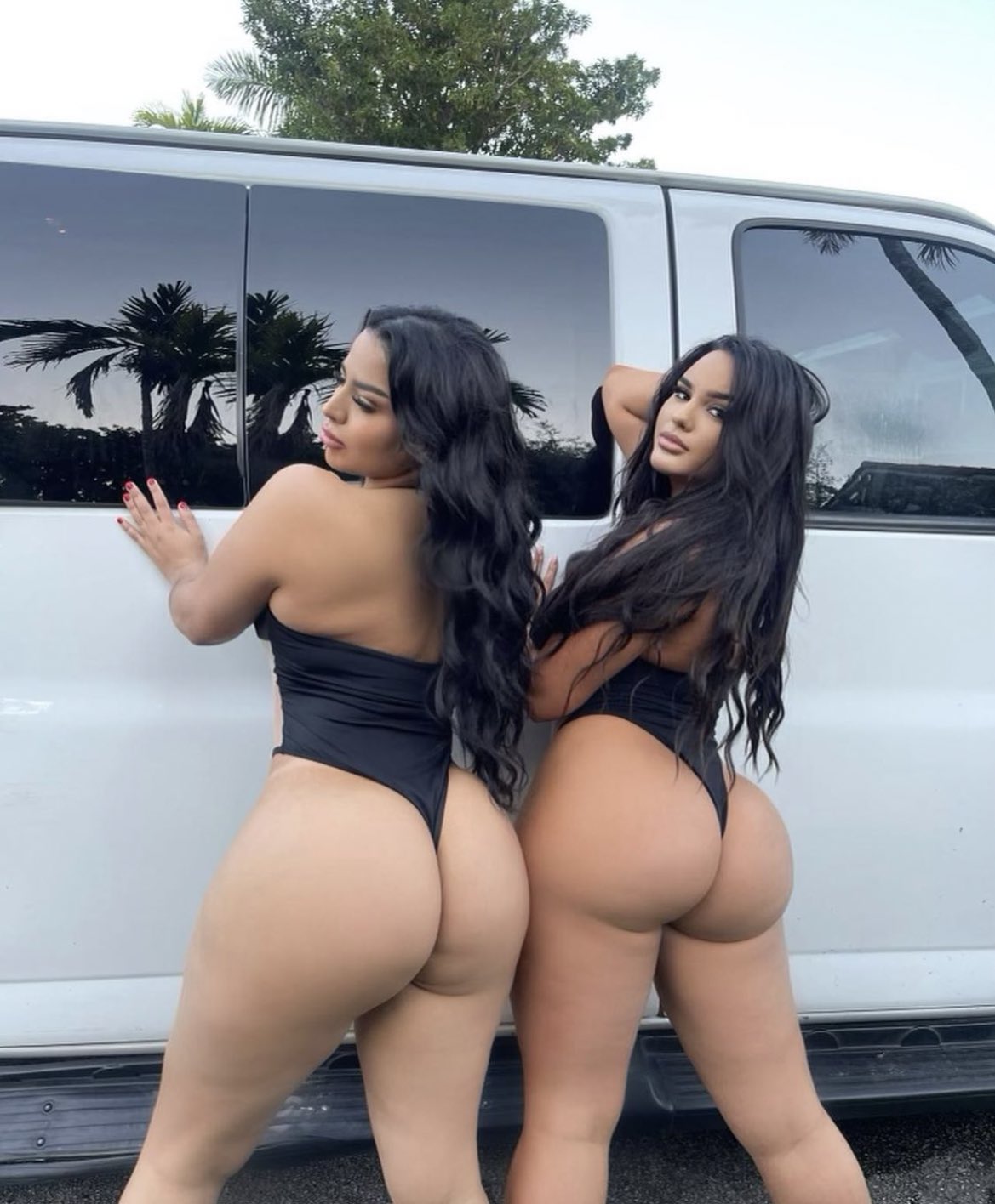 FanBus on X: Step sisters take over the Fan Bus!😜 t.covowjwM9rZl  t.coSdq9XQVzaK  X