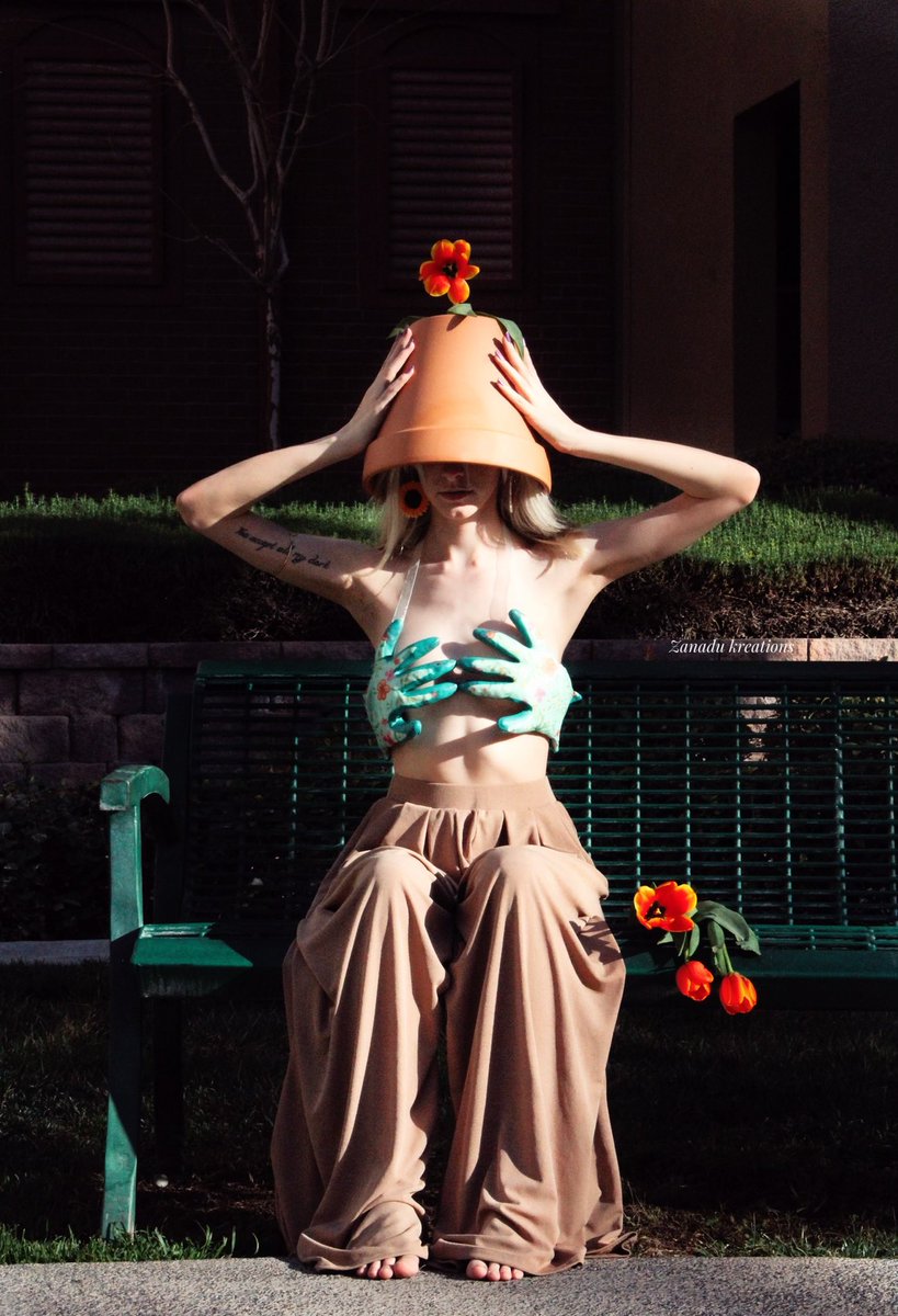 Xaannyyy's tweet photo. Spring is almost over. So take a look at my spring from depression set. https://t.co/KDbSQu4LWL