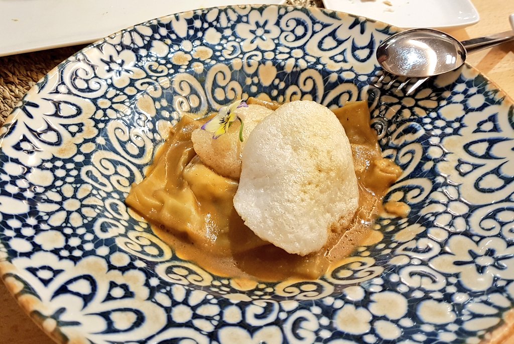 Restaurante Arrope en Haro, La Rioja
✔Cocina tradicional riojana con un punto de innovación
✔Extensa carta de vinos
No pudimos elegir mejor con este Viña Gravonia 2013
#vino #winelover #gastronomía