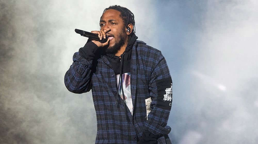 Kulturlesite_'s tweet photo. 🚨C’EST OFFICIEL !! KENDRICK LAMAR vient d’annoncer la sortie de son nouvel album !!

« MR.MORALE &amp; THE BIG STEPPERS »

Disponible le 13 Mai. https://t.co/FjUYfp7sRE