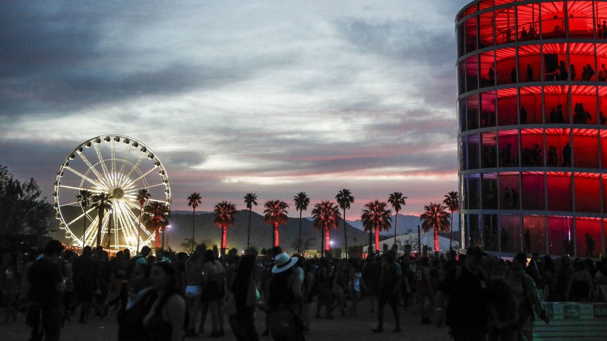 by_ysd_'s tweet photo. Next weekend can’t come fast enough as everyone, especially those attending, can’t wait to see what the artists have in store!! 🎡 #Coachella2022  

https://t.co/q7yo4w0T0h https://t.co/CavqOZptL2