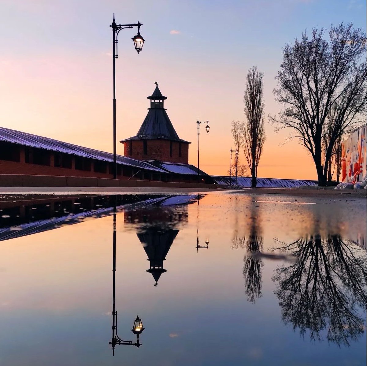 pravdann's tweet image. 🌇 Закат будто в зеркало смотрится

📸 why_not_len #вНижнем