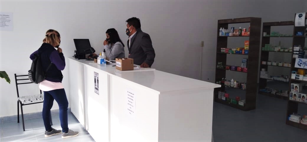 APOSLR's tweet photo. Saludamos a las y los trabajadores del Punto FARMAPOS #Vinchina en este primer aniversario de su inauguración, y reafirmamos nuestro compromiso de garantizar el acceso a la cobertura de #APOS en todos los rincones de la provincia. Feliz cumpleaños Farmapos #Vinchina!
#APOSFederal https://t.co/de7U4Aaera