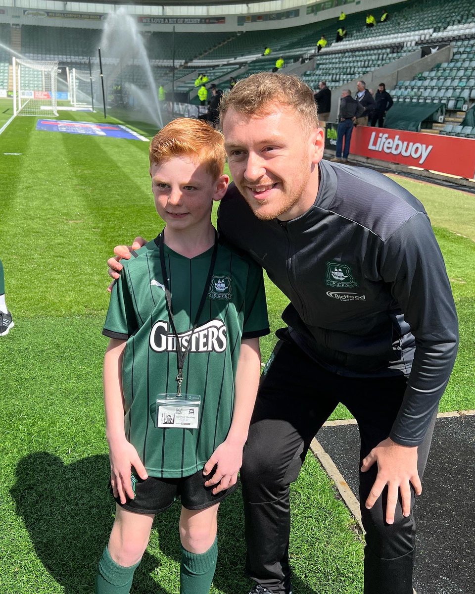 Thanks @Ryanhardie9, @D_Scarr and @Lukejephcott11 for the time to have pics with my son Spencer for his mascot day today with @only1argyle.

He loved meeting you all and getting pictures that he will cherish for a lifetime!