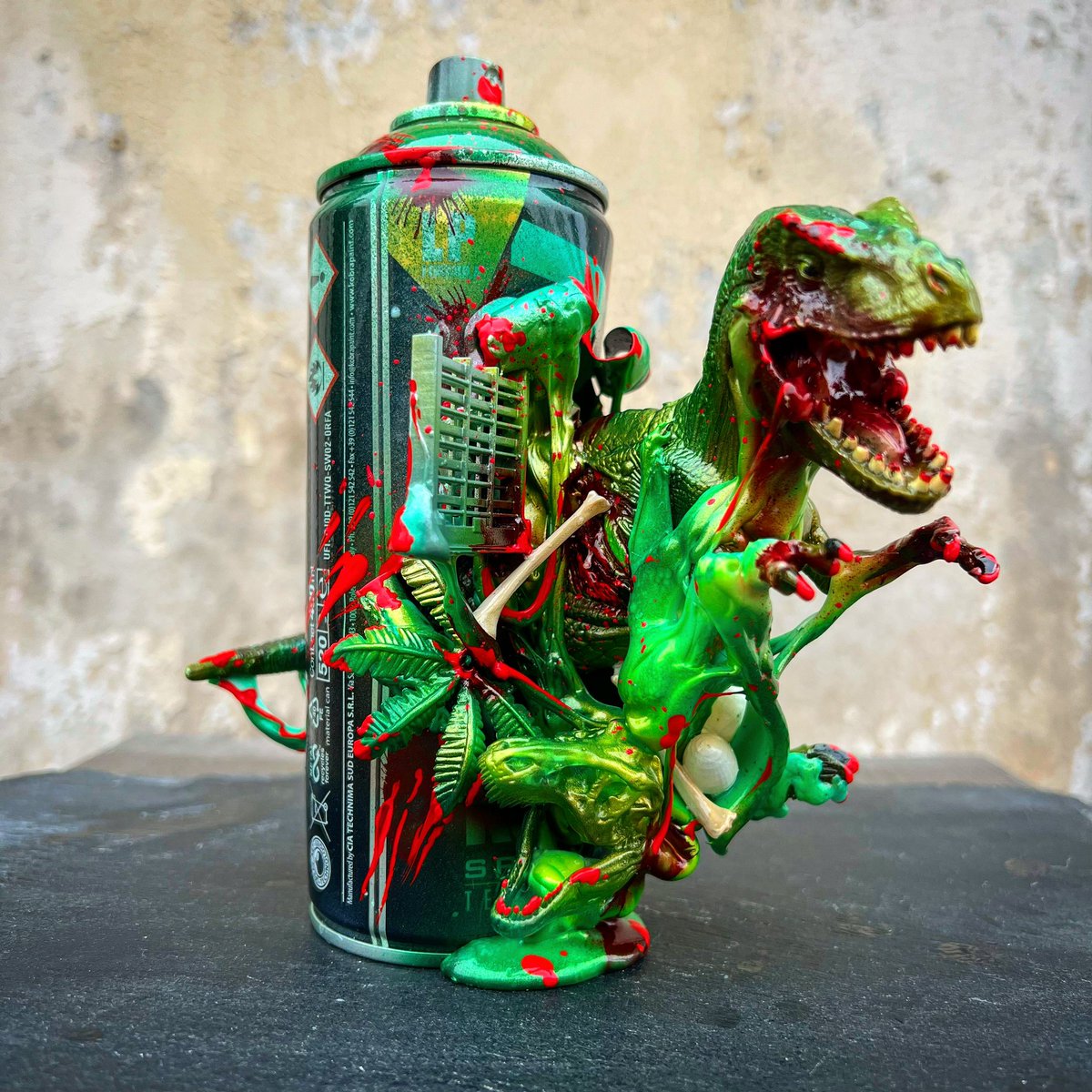 MrMarsStudios's tweet photo. #JurassicPark themed “TERRIBLE T-REX” #Bomber I crafted up for an awesome collector… join my discord and get sneak peeks! #MrMars #Bomber #StreetArt #Art #SorayPaint #Paint #New #Custom #Artwork #NFT #Collect #Toy #Vinyl #Jurassic #Dino #DinoSaur https://t.co/TE86f3oDOr
