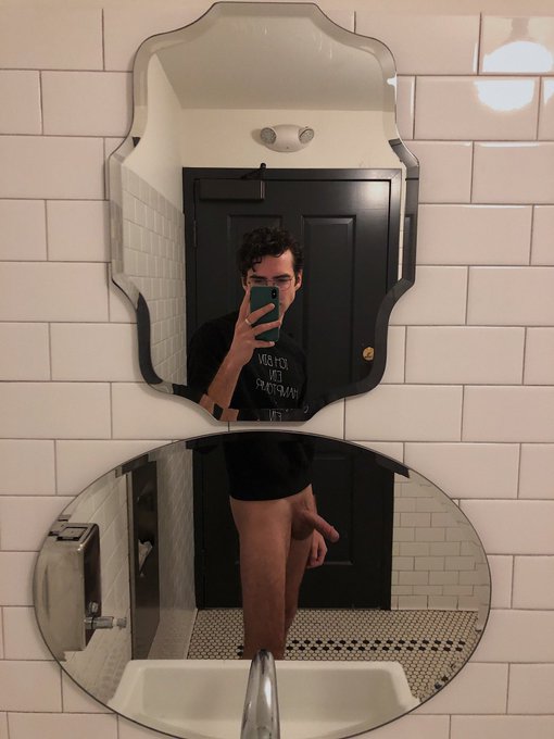 I&rsquo;m in Boston for the week! HMU if you want this in you https://t.co/4hSZvHUXKB