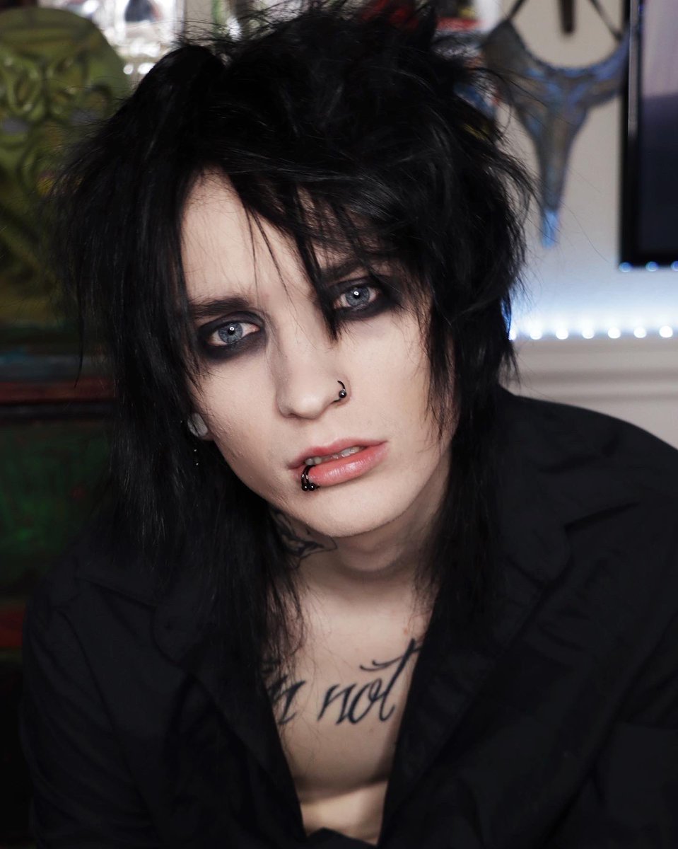 Johnnie Guilbert tweet media