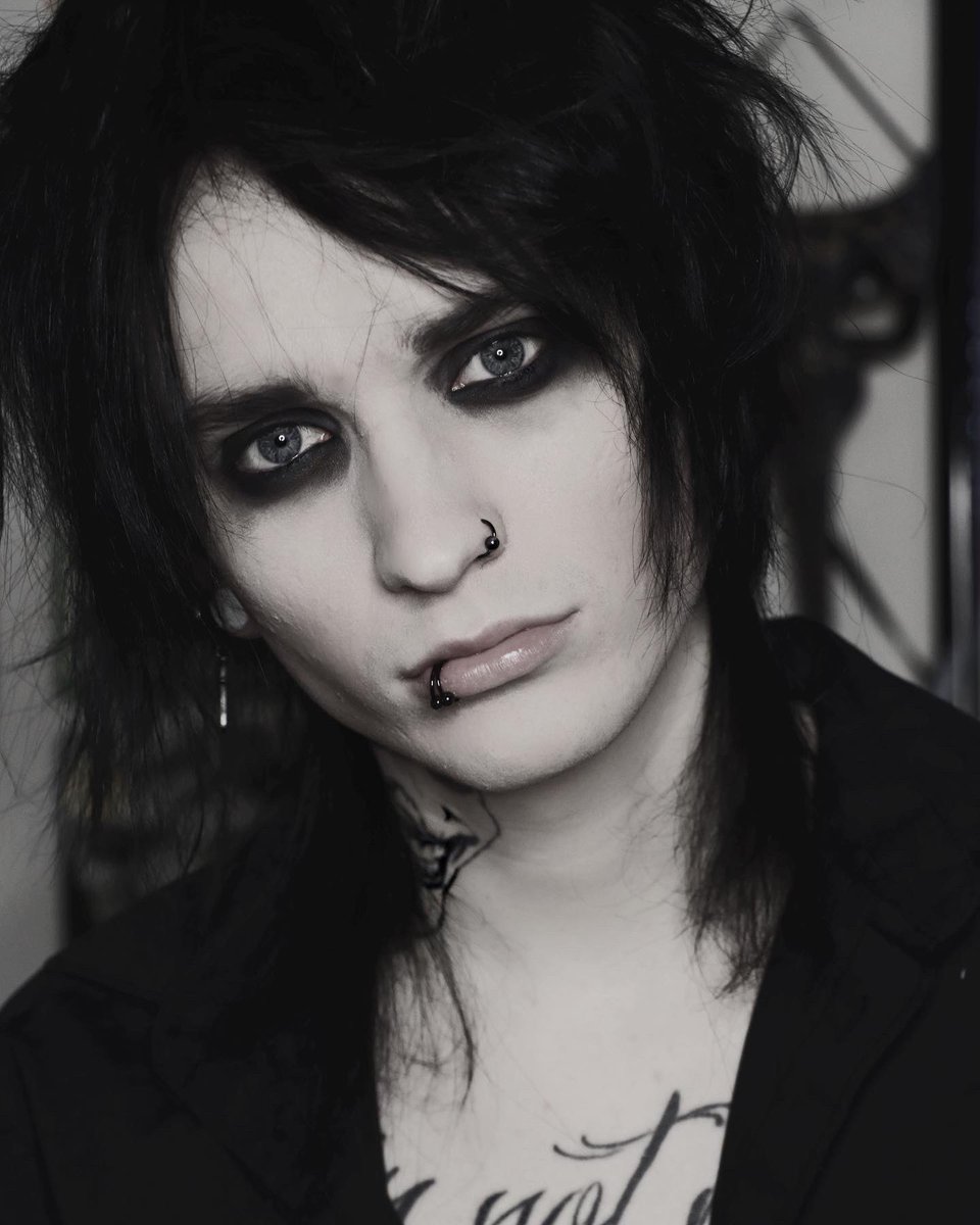 Johnnie Guilbert tweet media