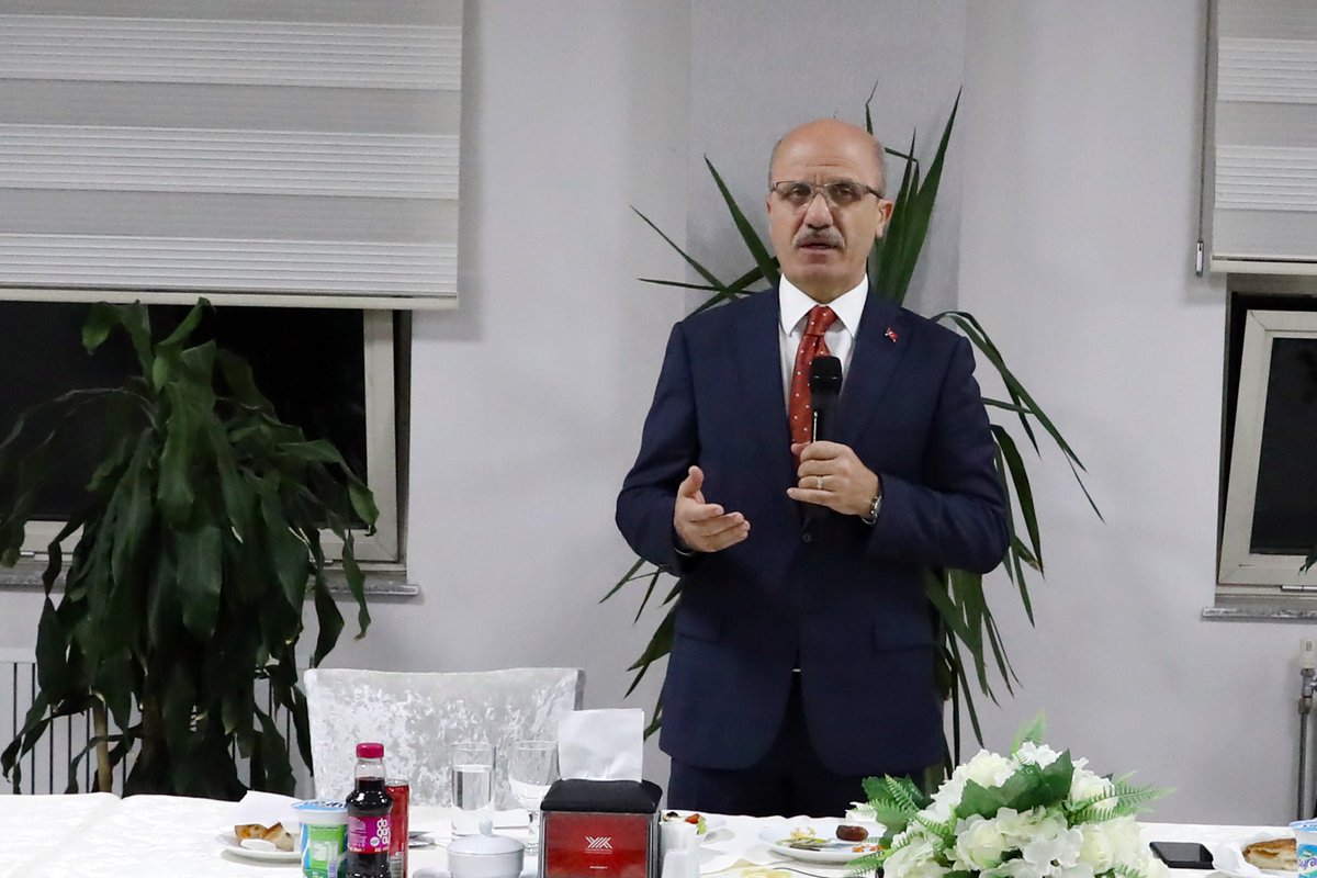 erolozvar's tweet photo. Bugünkü iftarımızı YÖK’te, kurum personelimiz ile birlikte yaptık. Bu vesileyle tüm birimlerdeki çalışma arkadaşlarımızla sohbet ettik. https://t.co/A1tq2oYnG0