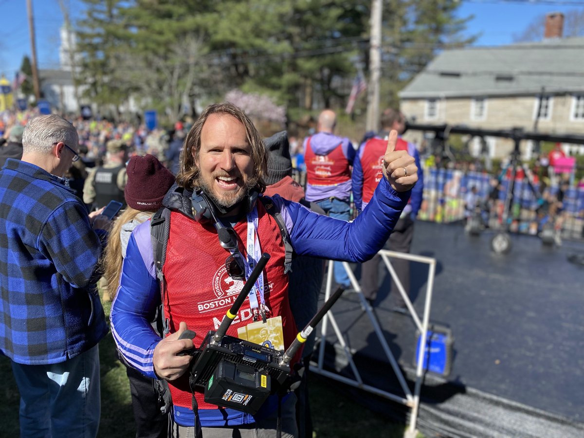 museumofscience's tweet photo. Looks like a good day for filming a race! Filmmaker @MadDanFerguson capturing the magic that is #bostonmarathon2022!  Congratulations to all the athletes on the course today! #BostonStrong  #Boston126 🏃🏽#runforscience https://t.co/gku9LanPkD
