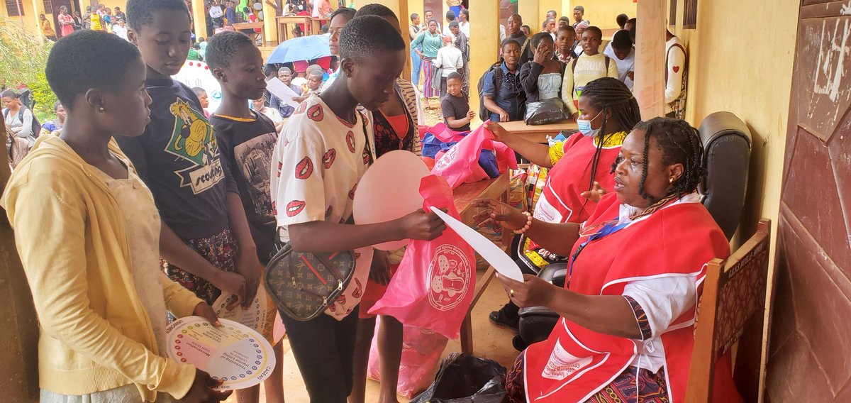 Nainmirayuh's tweet photo. #Dignitykits supplied by @Center4advocac1 2 students include disposable pads, reusable pad, soap, detergents, underwear 2 support girls change properly & remain clean in scul during #menstrustion. received a #menstrual wheel 4 them 2 master their circle @UN_Women #Bleedandstudy https://t.co/UUklpMCh14