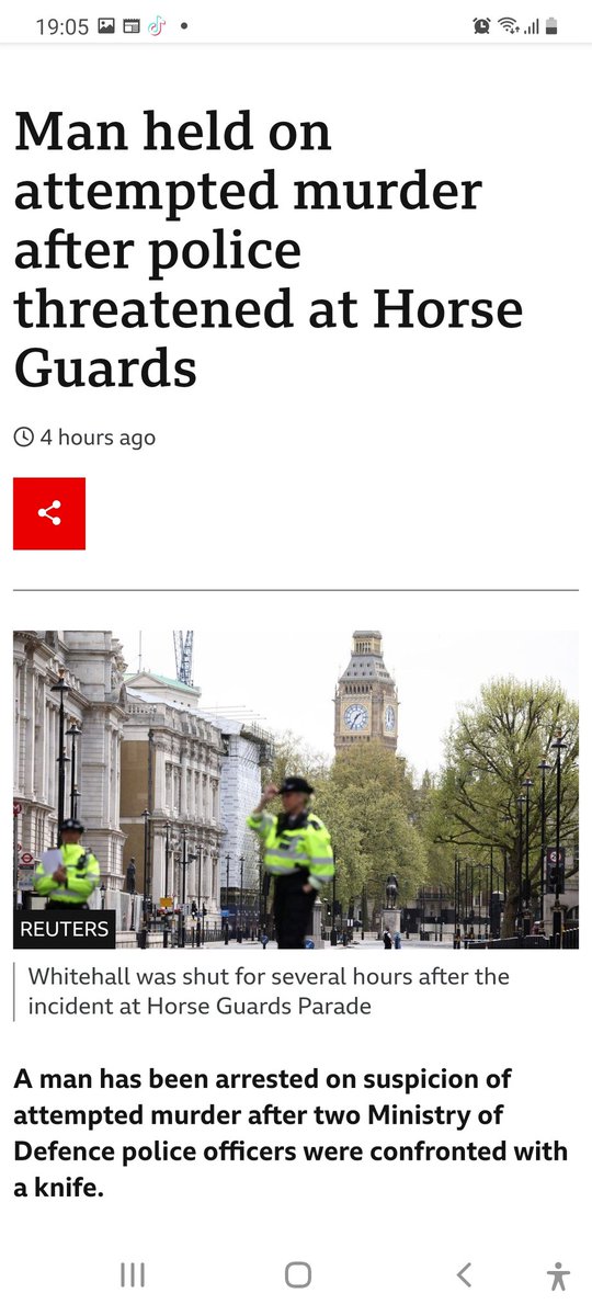 whatsnewbugaloo's tweet photo. It's that the sound of summertime I hear?? Of course not! 
It's the sound of the knifes in the street clacking.. Stay safe my people, we're in for a summer of madness.
#londonmadness
#saferstreets #leaveyourknifesathome
#Staysafe
#BlueLivesMatter https://t.co/iPX2PpjPph
