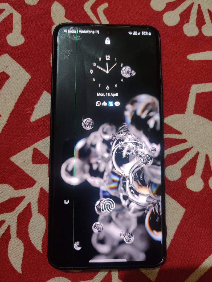 ROHITSINHAVASAI's tweet photo. @SamsungIndia @Samsung Suddenly while playing a game a vertical green line appeared on left of my s20+ screen.. i didnt drop the phone at all..pls let resolve the issue on priority.. i belive there my user and even on samsung community this issue is being reported. https://t.co/r2kHsH0Un3