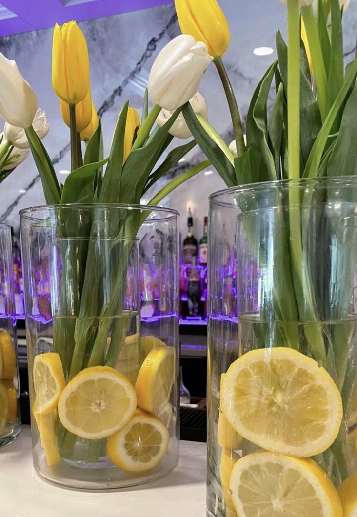 CorvallisClub's tweet photo. April showers might bring May flowers, but why wait? This is one of the beautiful arrangements from our Easter Brunch Buffett this past Sunday.
#corvallisclub #mayflowers #corvallisoregon #corvallisor #pnwgolf #golforegon #easterbrunch #aprilshowers #oregonspring #corvallisfood https://t.co/BWPpcdXHSW