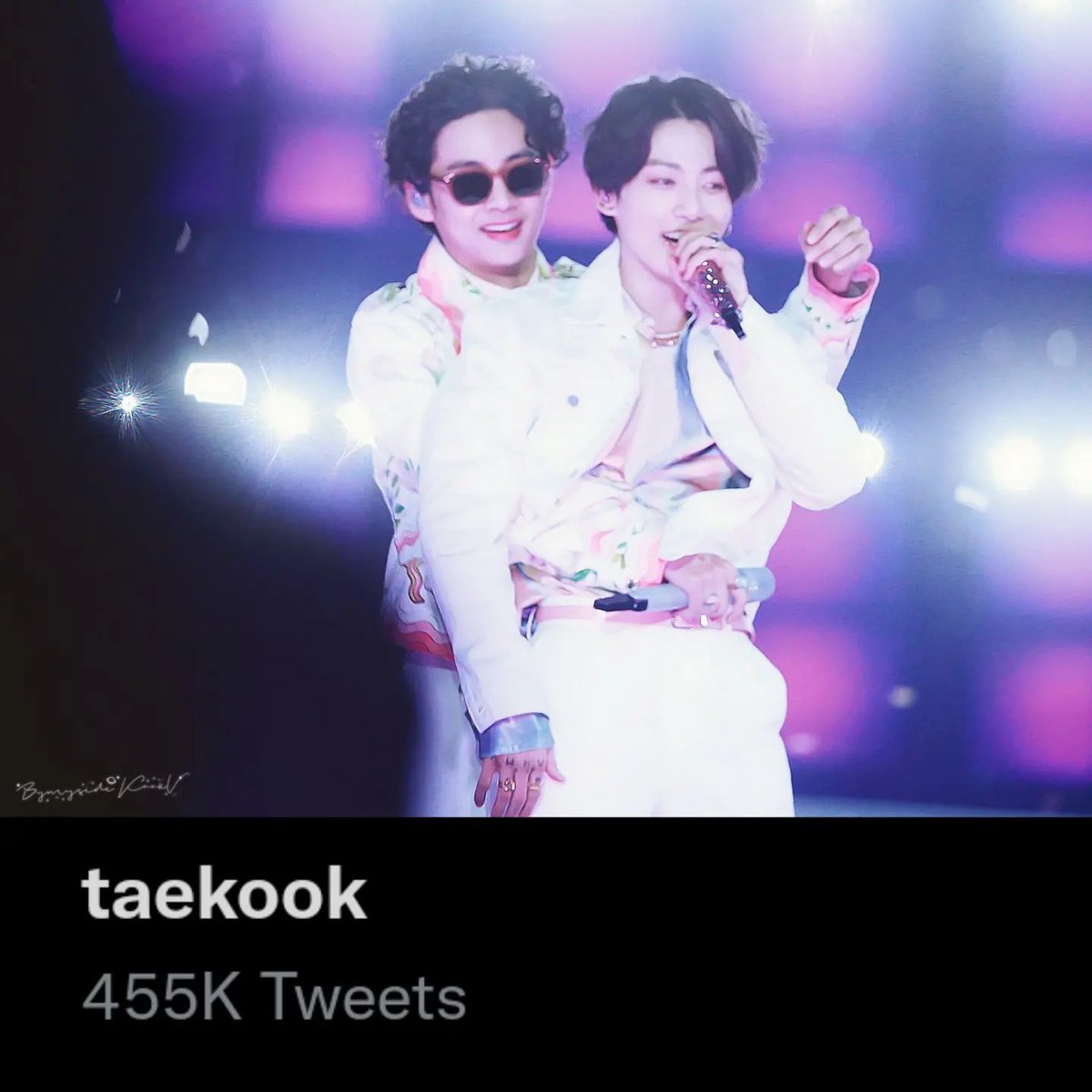 avxntae's tweet photo. I'm done bye 😴  #taekook the most uncomfortable duo
With 400k+ tweets during each concert day (LA) https://t.co/UNctactQxC