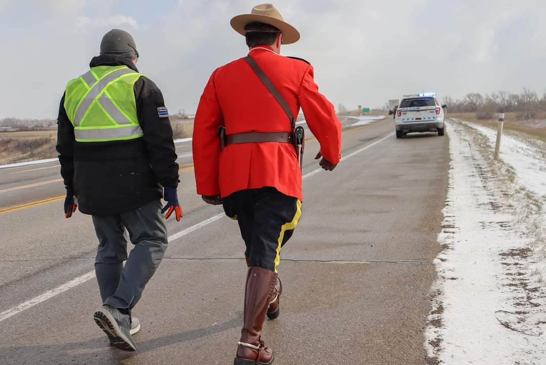 seatoseaforptsd's tweet photo. Constable Jeff Jantz joined us on Thursday to walk by our side, thank you brother. We will see you in Medicine Hat

#seatoseaforptsd #breakthestigma #imjustaguy https://t.co/DsaomdHCNA