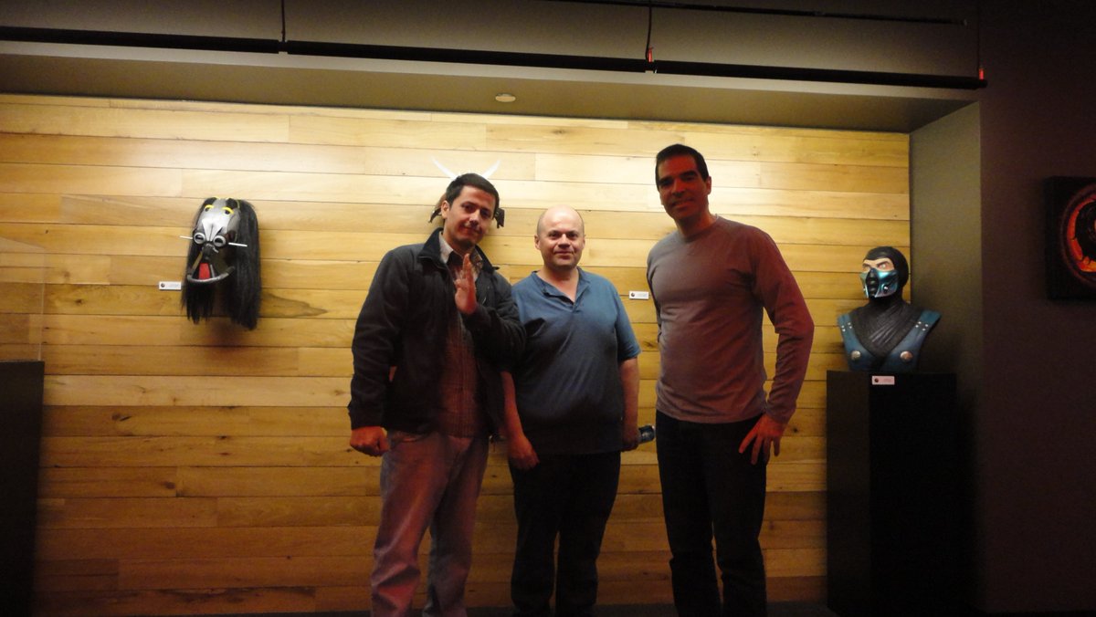 ETCMcflyChile's tweet photo. Un sueño cumplido hace 7 años en los estudios de #NetherRealmStudio y compartiendo junto a #EdBoon, equipo y #RigoCortes.
Thanks @MKUNIVERSE <3 https://t.co/rWfEna8zAX