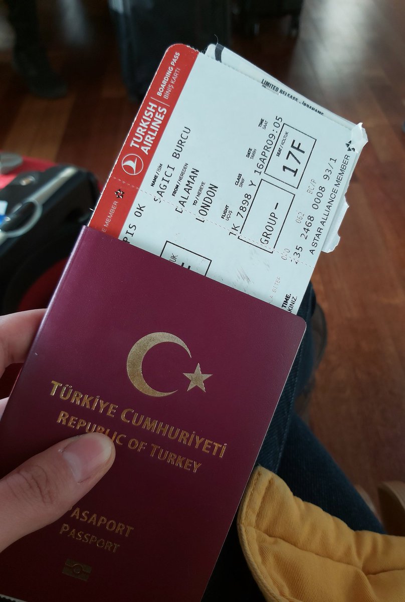 Burcu_chan's tweet photo. O malum tweet için vakit geldi. Türkiye bir şey kaybetti mi, bilmiyorum. Hayatımda yeni bir sayfa açmaya, emeğimin karşılığını almaya, kısacası insan gibi yaşamaya gidiyorum. Darısı isteyenlere 🖖🏻 https://t.co/Wuu4tiXsWC