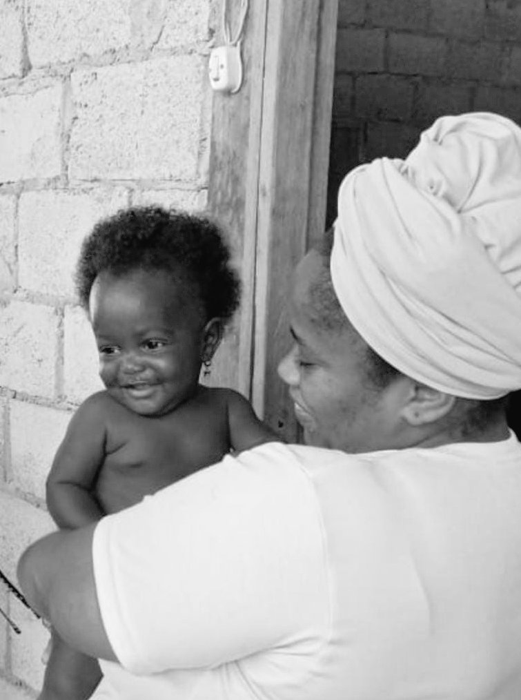 Con el equipo de #InvestigadorasNegrasCimunitarias del  <a href="/ProyectoReclama/">ProyectoRECLAMA</a>  <a href="/MujeresAsfalto/">#MujeresDeAsfalto</a> estuvismos una semana en la comunidad de #Wimbi en el norte de #SanLorenzo  realizando un ejercicio de documentación.
Les paso a contar lo siguiente: