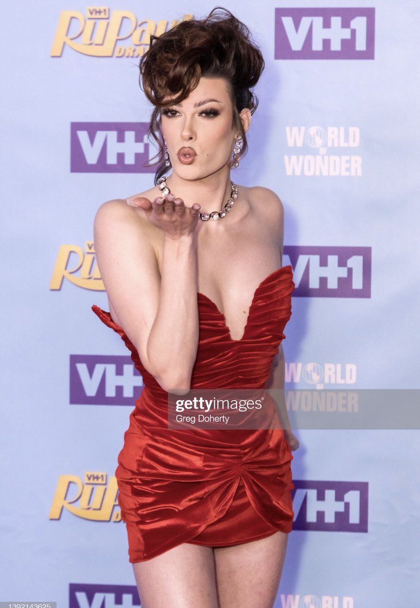 ABI365_'s tweet photo. S12 STANS RISEEEE #DragRace https://t.co/BmGSViXeys