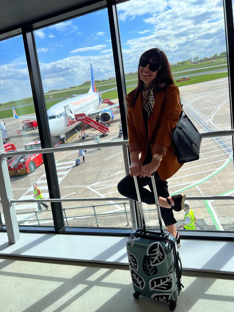 ForksPrincess's tweet photo. Thank you so much @LBIAirport @jet2tweets smoothest check in ever and zero queues! Happy Holidays! ✈️✈️ https://t.co/Oo5I78Ne0Z