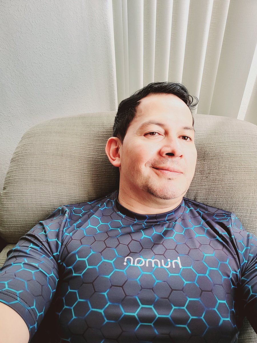 charlyelmirey's tweet photo. Descansando luego del entreno #Quito #single https://t.co/SfiKigP68i