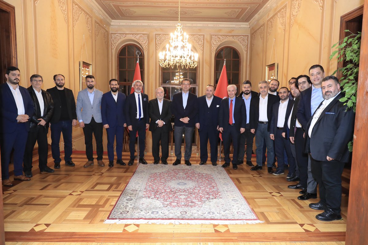 Mrt_Ongunnn's tweet photo. İBB Başkanı Ekrem İmamoğlu bu akşam da Milli Gazete ve TV5’nin genel yayın yönetmenleri ve çalışanları ile iftarda bir araya geldi. @tv5televizyonu @milligazetecom https://t.co/kZkwY138uE