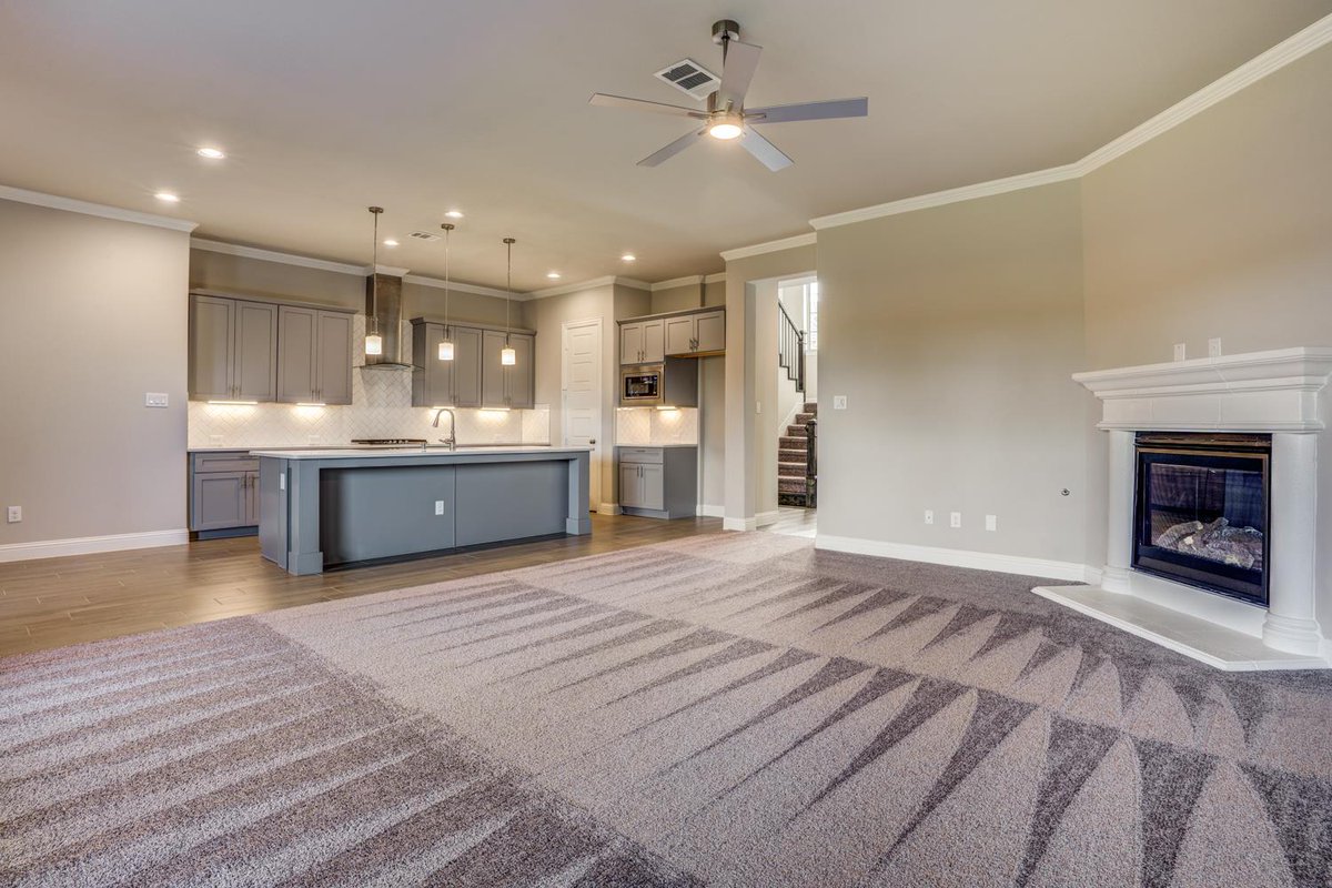 RashadaHemingw1's tweet photo. Hot listing! 2811 sqft, 3 beds, 2.5 baths in
Farmers Branch. Great for families looking to grow in
an awesome school district in a beautiful home.
📞Contact Hemingway Estates Team to find or sell
your home or business property today!
#dallashome #listing #homebuying #realestate https://t.co/BKRoamK7MQ