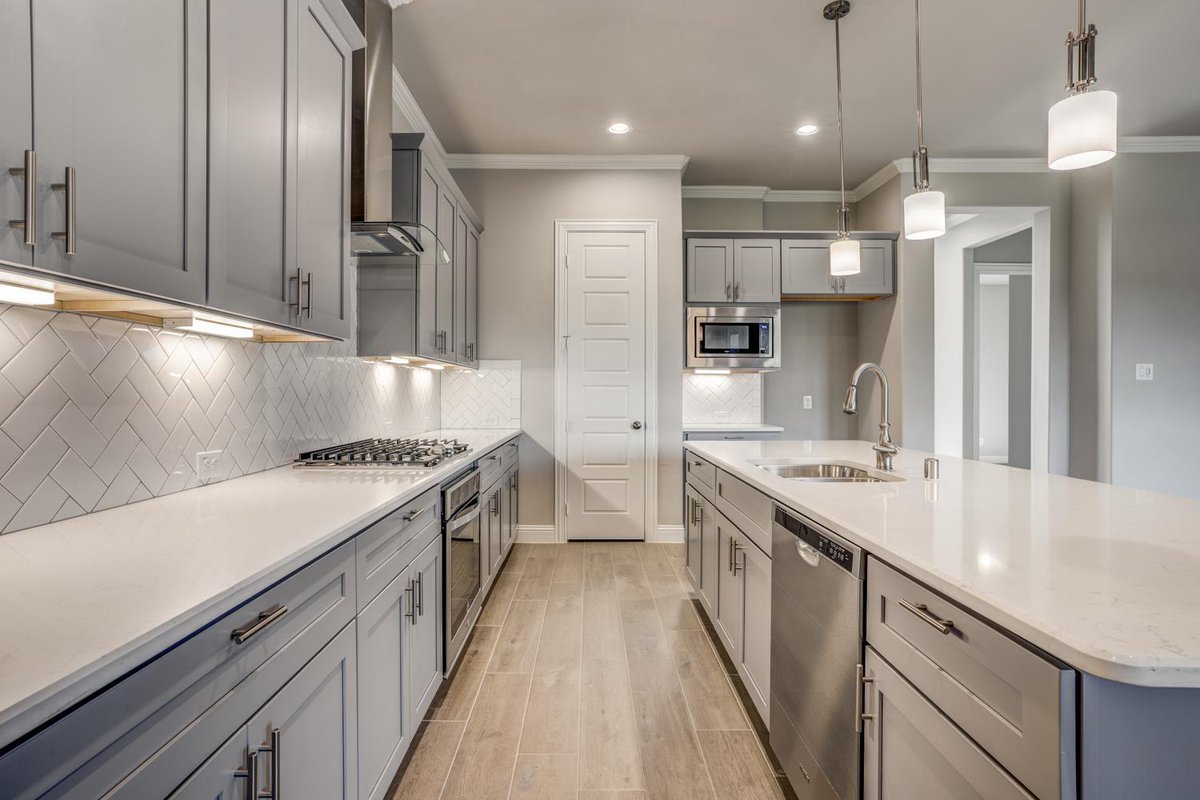 RashadaHemingw1's tweet photo. Hot listing! 2811 sqft, 3 beds, 2.5 baths in
Farmers Branch. Great for families looking to grow in
an awesome school district in a beautiful home.
📞Contact Hemingway Estates Team to find or sell
your home or business property today!
#dallashome #listing #homebuying #realestate https://t.co/BKRoamK7MQ