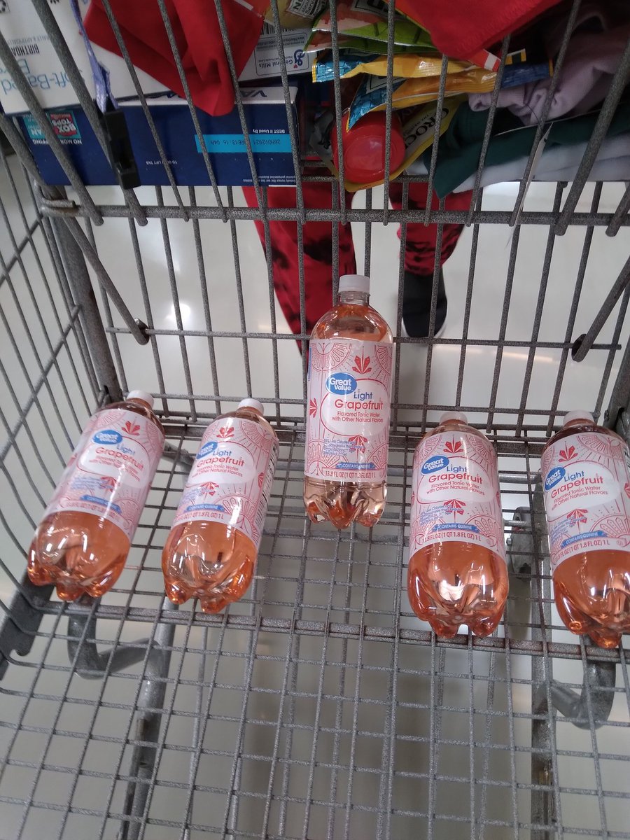 MasterOfToast's tweet photo. Don't have anything interesting to say at the moment. So have these Grapefruit flavored things. https://t.co/AzCS7gKCbv