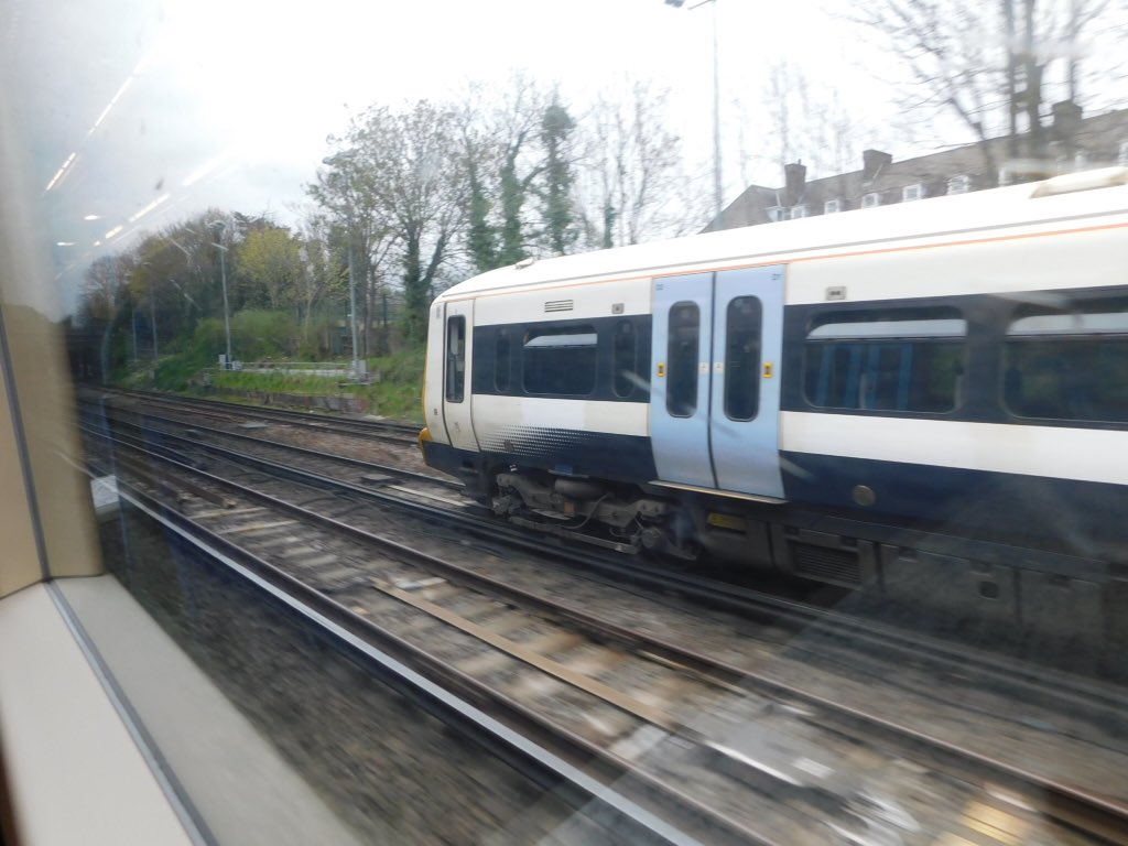 loypass_SCCar's tweet image. 🚈 Precious little 2.
@Se_Railway #class465 #class466 #Networker #southeasternrailway