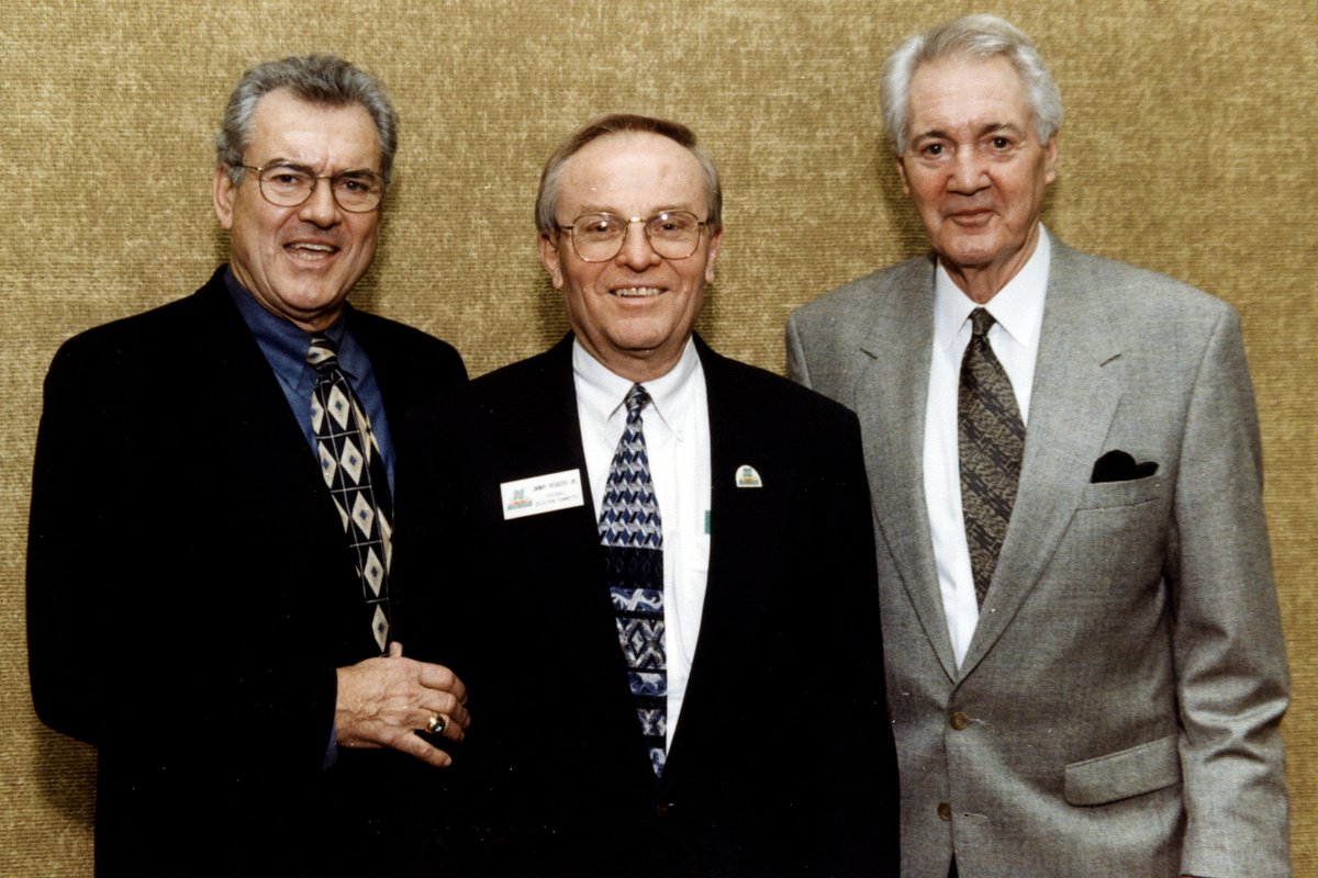 The Sun Bowl Association along with <a href="/BowlSeason/">Coca-Cola Bowl Season</a> announced that Jimmy Rogers Jr. was inducted into the Bowl Season Leadership Hall of Fame at the Annual Bowl Season meetings, which was held in Orlando, Fla. during the week of April 11.

READ HERE: sunbowl.org/news/298-jimmy…