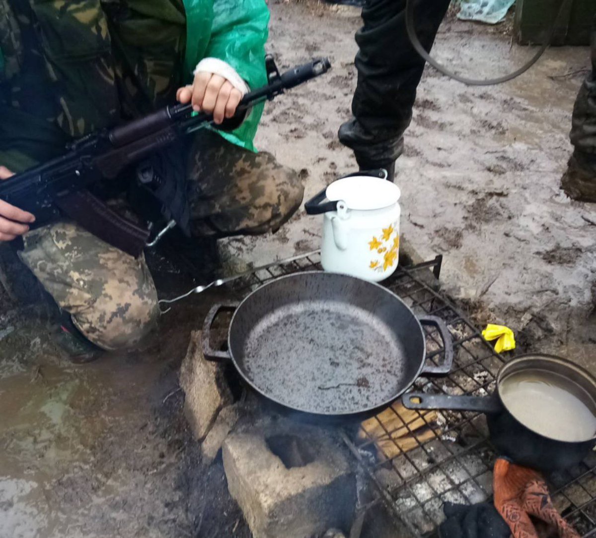 SolHelpUA (Mint #2 is LIVE) tweet media